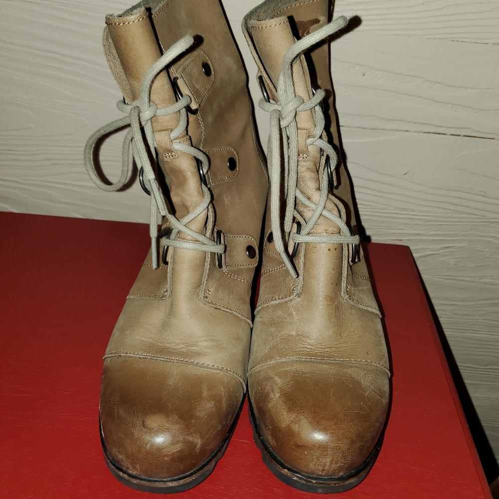 Sorel women's boots with heel